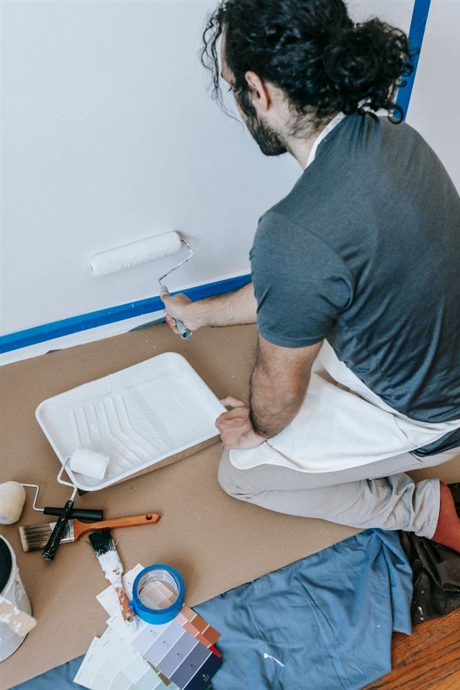 Travaux de peinture dans un appartement